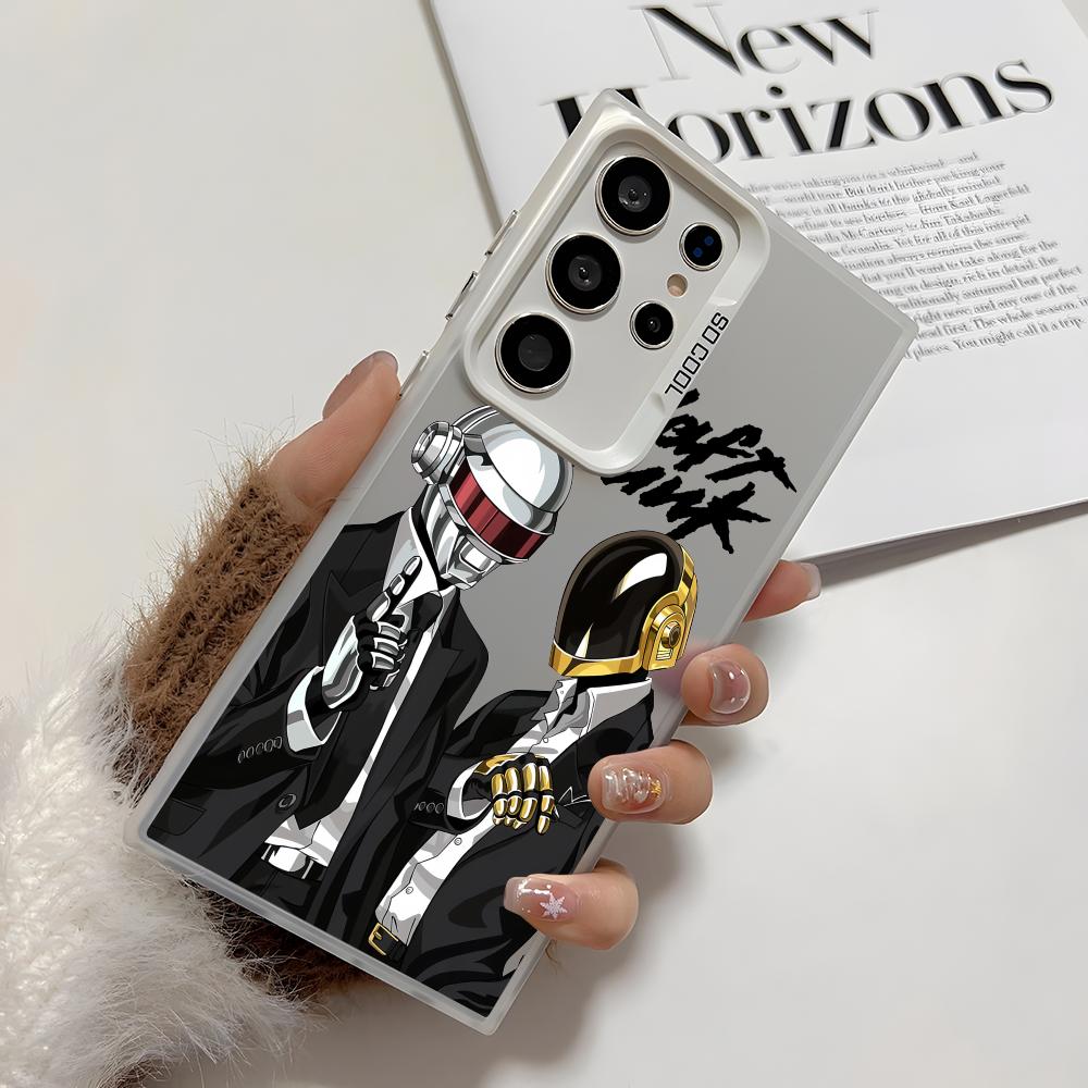 غطاء هاتف بتصميم فرقة دافت بان - مراجعة Samsung Galaxy S24 وسعره